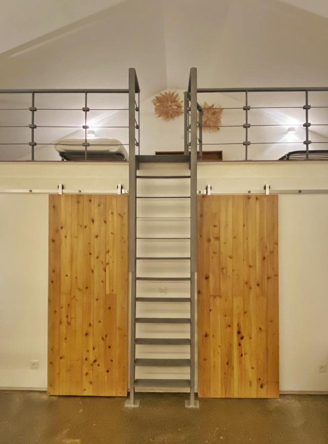 Casa Do Pisao - Cosy And Modern Two-Bedroom Townhouse أنغرا دو إِراويزو المظهر الخارجي الصورة