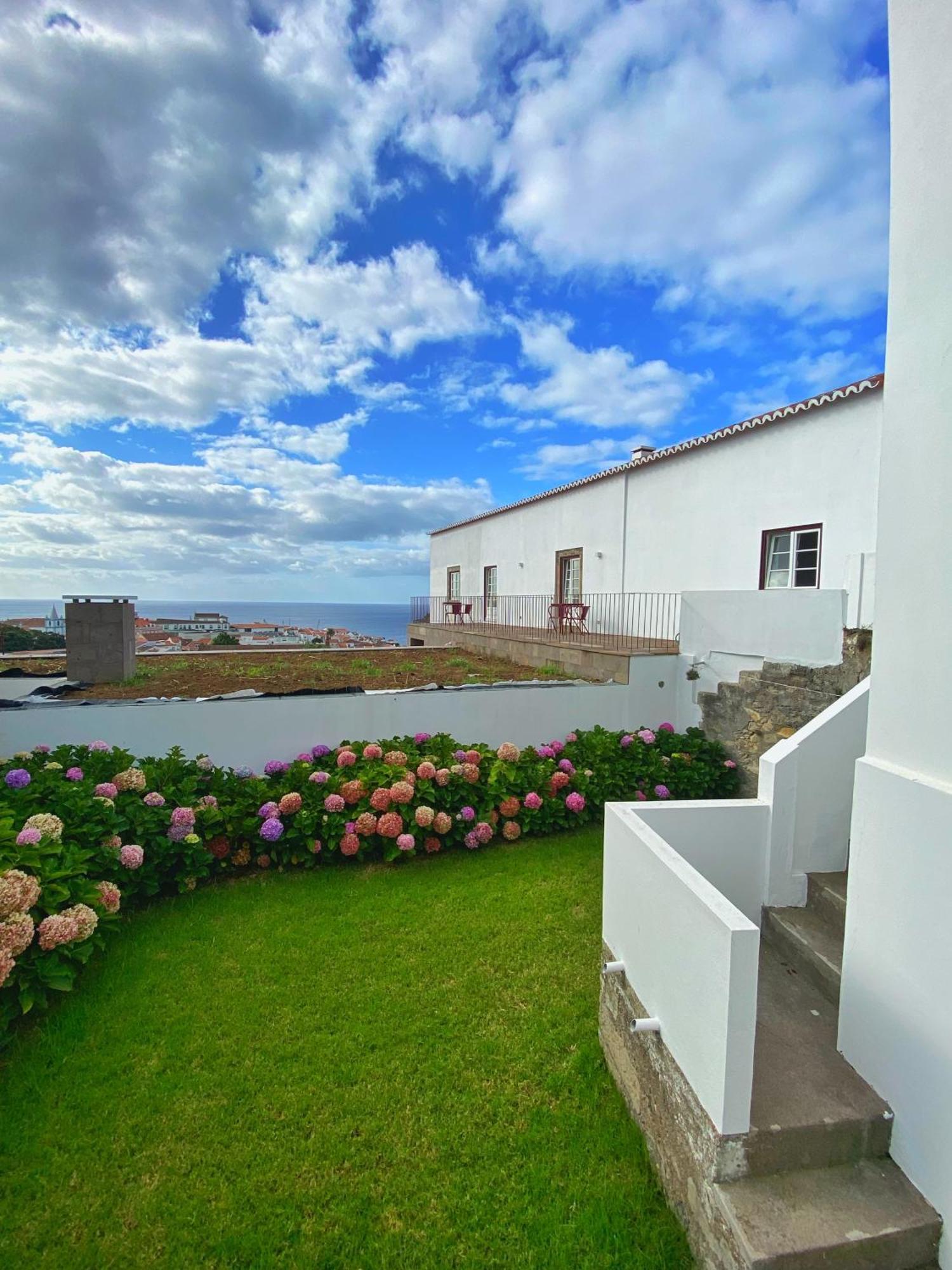 Casa Do Pisao - Cosy And Modern Two-Bedroom Townhouse أنغرا دو إِراويزو المظهر الخارجي الصورة