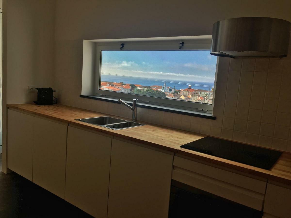 Casa Do Pisao - Cosy And Modern Two-Bedroom Townhouse أنغرا دو إِراويزو المظهر الخارجي الصورة